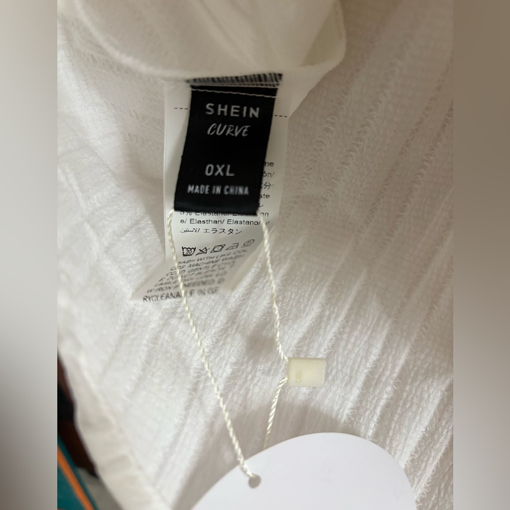 SHEIN Curve VCay White Gauzy NWT Smocked Halter Top Size XL - Picture 7 of 7